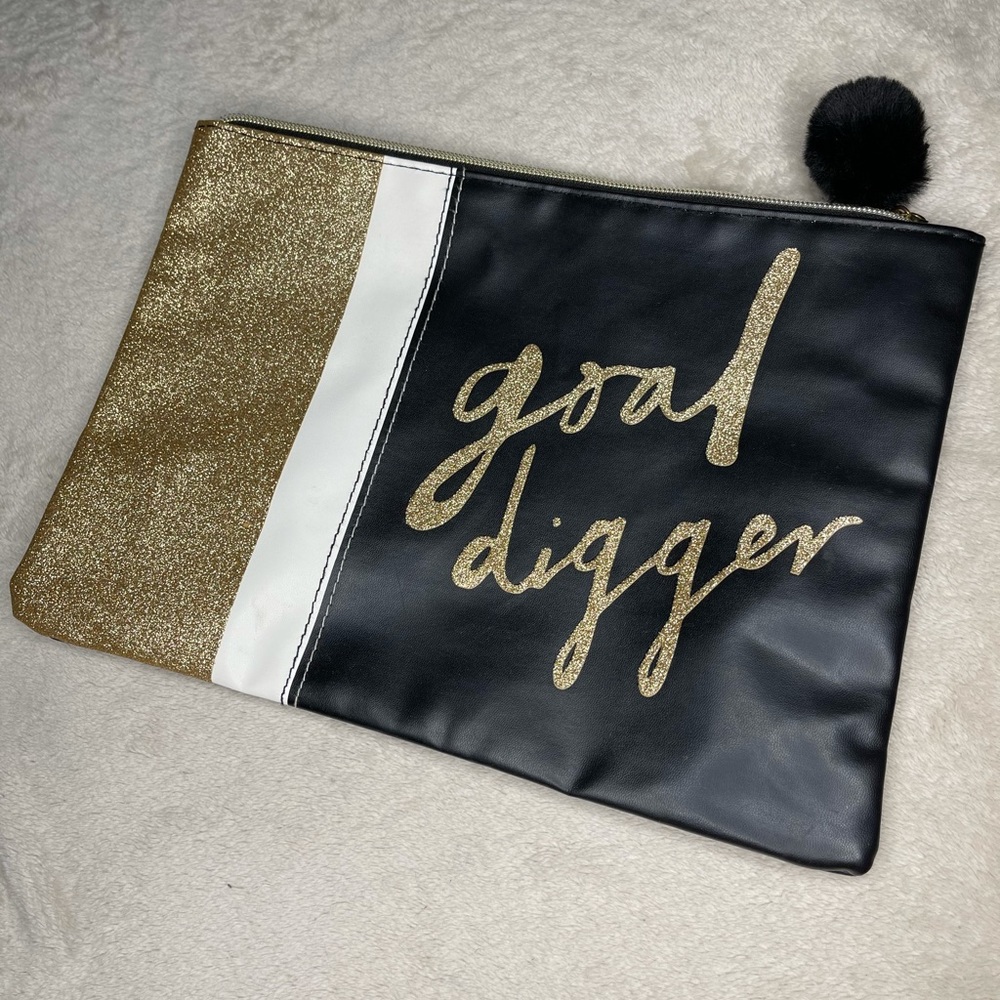 POUCHES - Picture 3 of 13